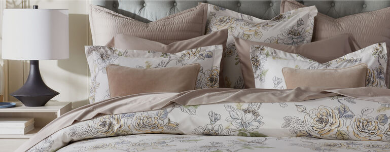 How to Style Throw Pillows: Decorating Tips and Ideas